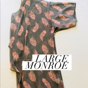 Lularoe Monroe kimono with fringe